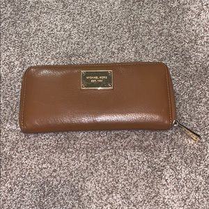 Michael Kors brown leather wallet GUC